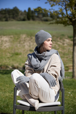 Elisa - Raffinato Cappello in Puro Cashmere Grigio