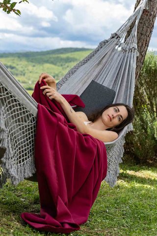 Neda - Morbido Plaid in Pile di Microfibra Bordeaux