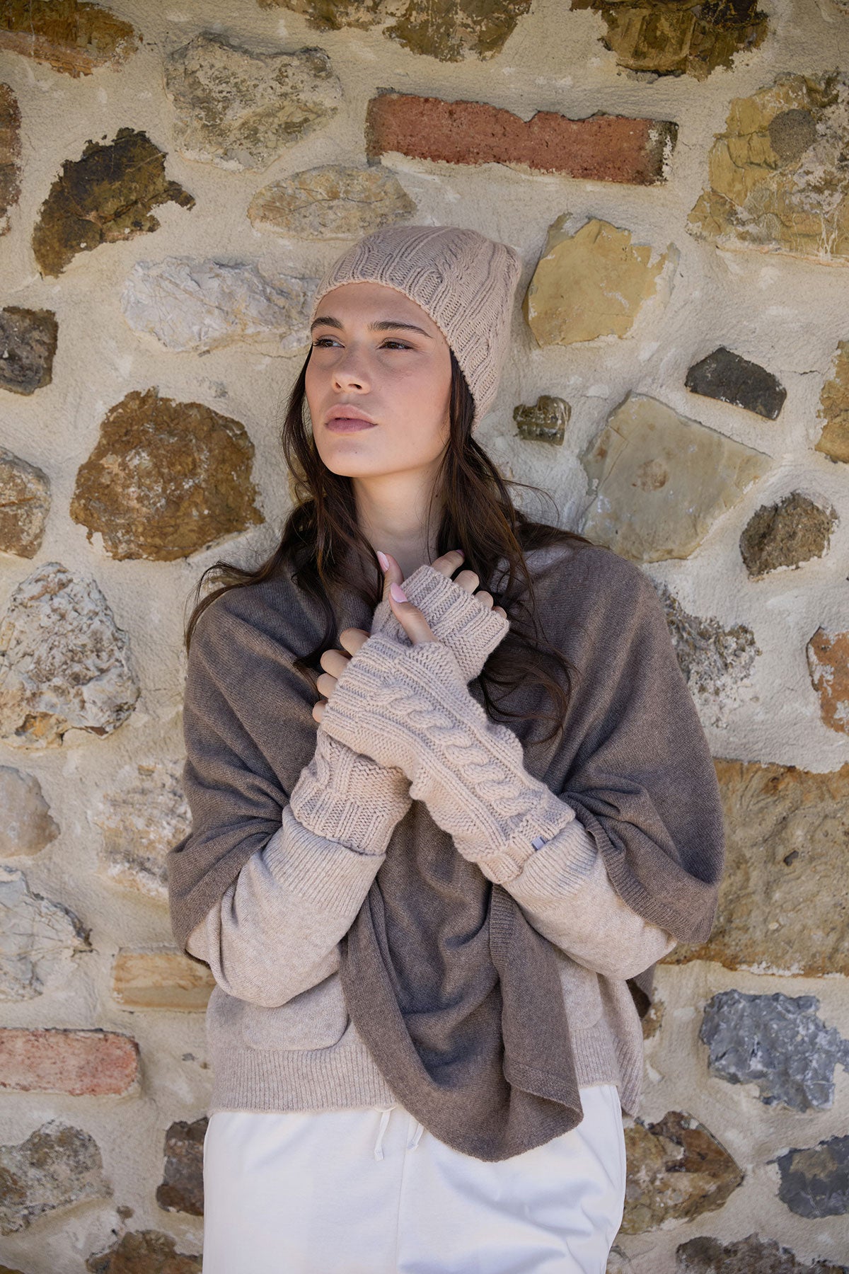 Amon Morbido Cappello a Cuffia in Lana e Cashmere Beige – Cecchi