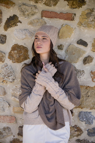 Amon -  Morbido Cappello a Cuffia in Lana e Cashmere Beige