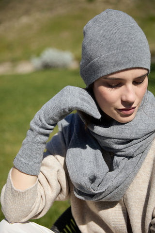 Elisa - Raffinato Cappello in Puro Cashmere Grigio