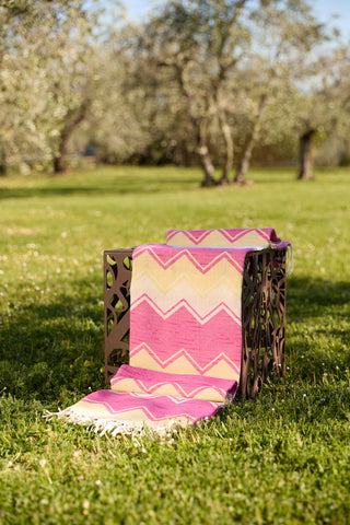 Ellen - Telo Mare in Puro Cotone con Frange motivo Zig Zag Fucsia