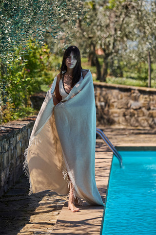 Georgina - Telo Mare Leggero in Misto Cotone con Frange Bouclé Beige