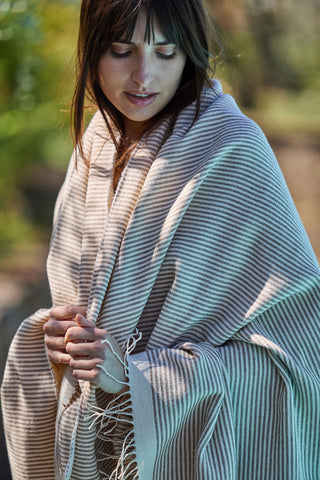 Georgina - Telo Mare Leggero in Misto Cotone con Frange Bouclé Beige