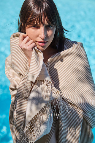 Georgina - Telo Mare Leggero in Misto Cotone con Frange Bouclé Beige
