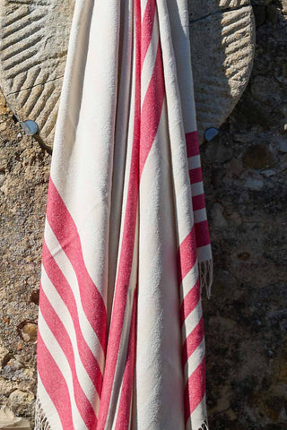 Giselda - Telo Mare in Misto Cotone con Frange Bouclé Écru e Rosso