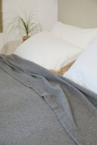 Istinto - Elegante Coperta in Puro Cashmere Grigio