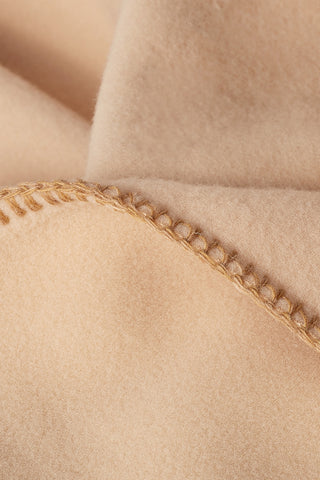 Neda Calda Coperta in Pile Beige