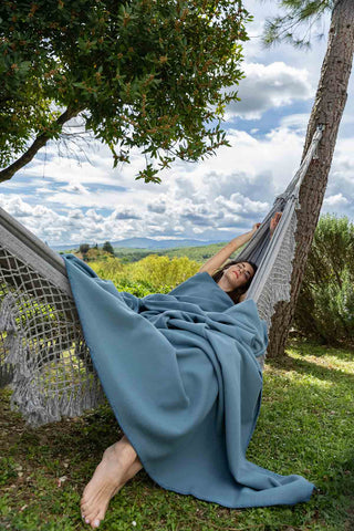 Neda - Caldo Plaid in Pile di Microfibra Azzurro Polvere