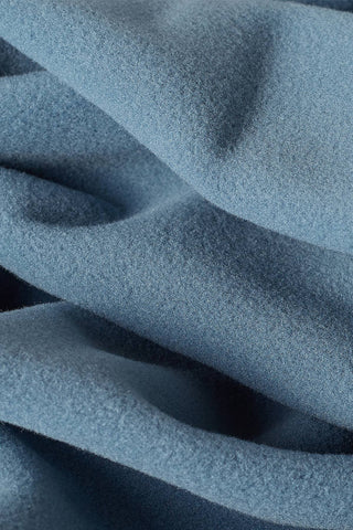 Neda Plaid in Morbido Pile Azzurro Polvere