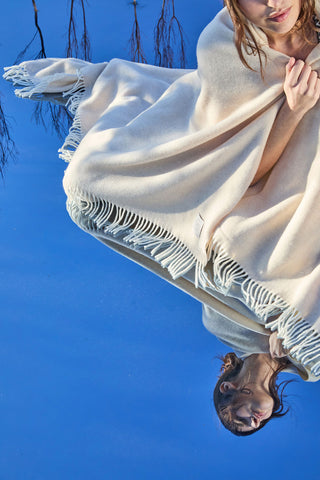 Saser - Raffinato Plaid in Puro Cashmere con Frange Bianco