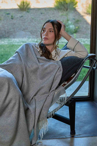Saser - Raffinato Plaid in Puro Cashmere con Frange Perla