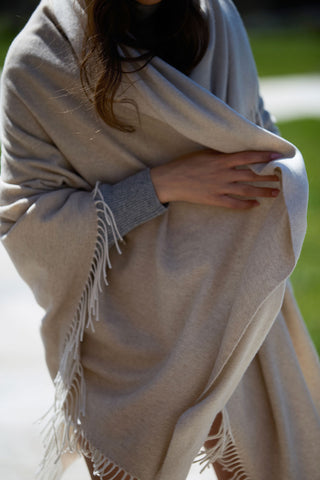 Saser - Raffinato Plaid in Puro Cashmere con Frange Pietra
