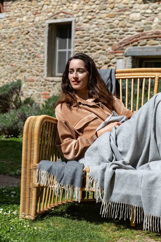 Saser Plaid in Cashmere Pietra Perla