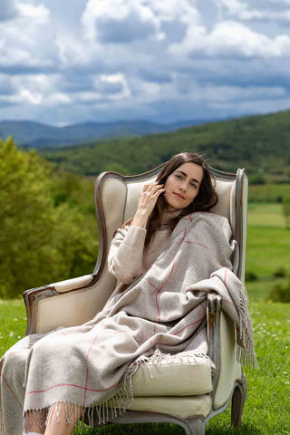 Scozia Plaid in Lana Vergine Beige Bianco Rosso