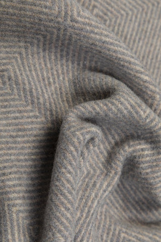 Sienna - Plaid in Pura Lana Vergine Disegno Geometrico Grigio